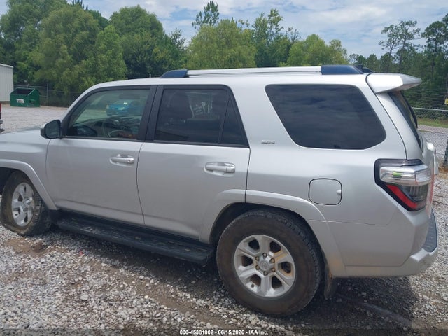 Toyota 4RUNNER SR5 2019 JTEBU5JR9K5637770 Image 14