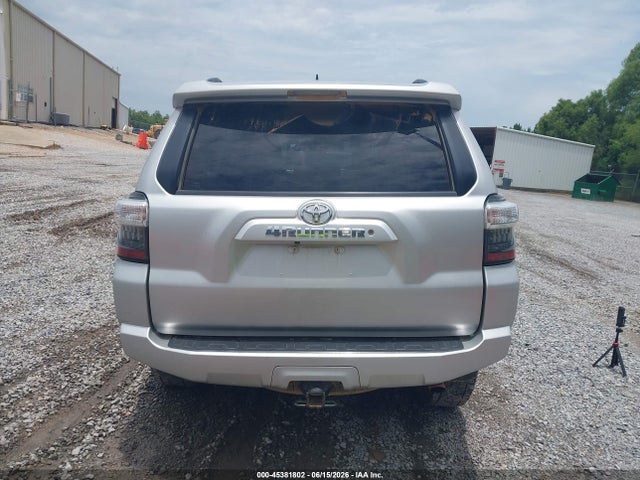 Toyota 4RUNNER SR5 2019 JTEBU5JR9K5637770 Image 16