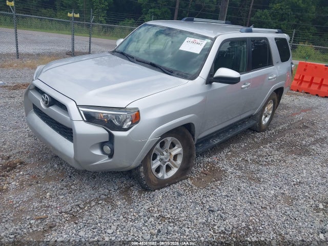 Toyota 4RUNNER SR5 2019 JTEBU5JR9K5637770 Image 2