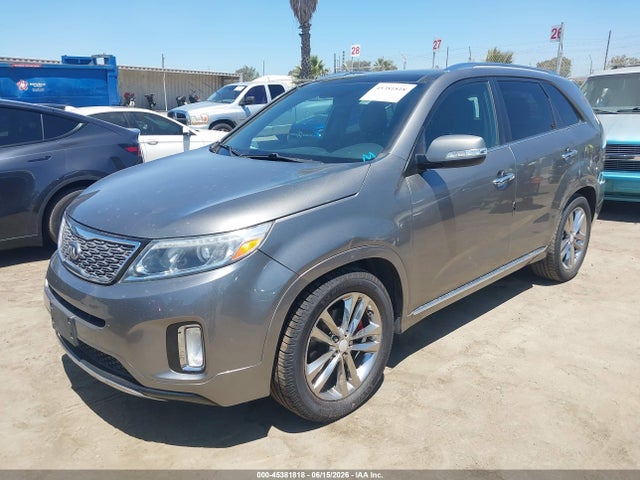 45381818 :رقم المزاد ، 5XYKW4A7XFG616897 vin ، 2015 Kia Sorento Limited V6 مزاد بيع