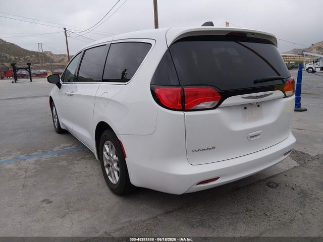 Chrysler Voyager Lx 2022 2C4RC1CG2NR127875 Image 3