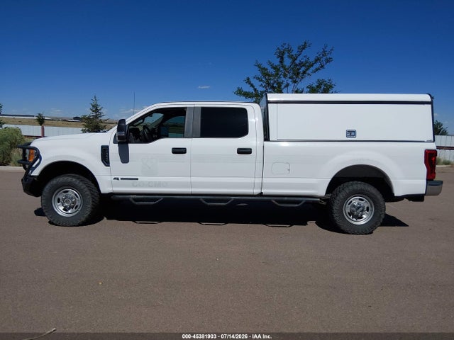 1FT8W3BT9HEF23087 Ford F-350 Xl