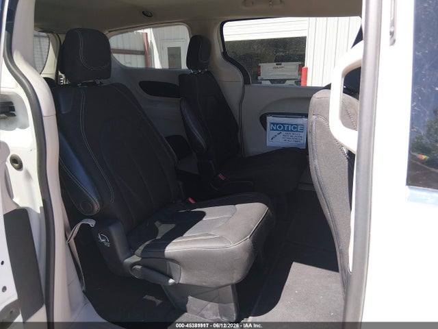2C4RC1CG6NR127829 Chrysler Voyager Lx
