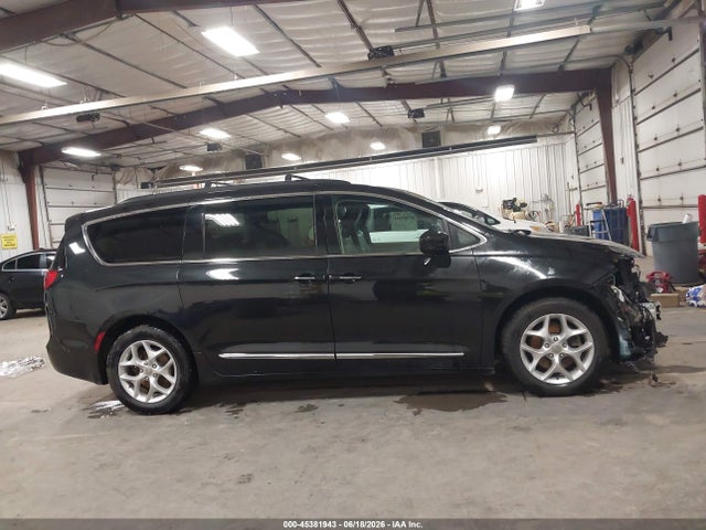 Продажа на аукционе авто 2017 Chrysler Pacifica Touring-l, vin: 2C4RC1BG5HR759310, номер лота: 45381943