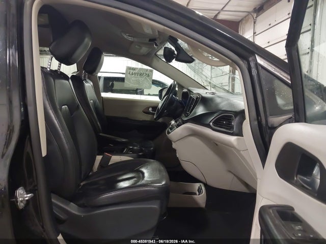 Продажа на аукционе авто 2017 Chrysler Pacifica Touring-l, vin: 2C4RC1BG5HR759310, номер лота: 45381943