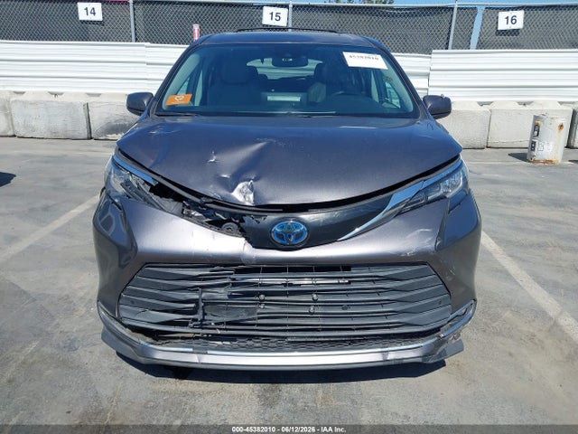Toyota SIENNA XLE 2023 5TDYRKEC0PS143710 Image 12