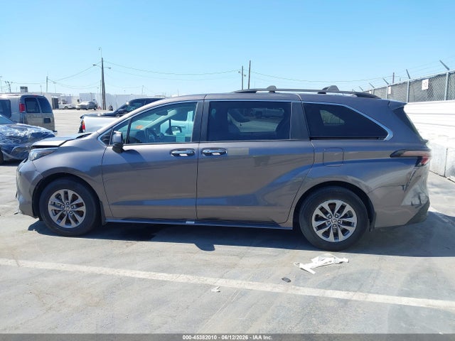 Toyota SIENNA XLE 2023 5TDYRKEC0PS143710 Image 14