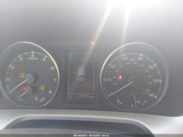 2018 Toyota Rav4 Le მანქანა იყიდება აუქციონზე, vin: JTMBFREV5JJ746164, აუქციონის ნომერი: 45382074