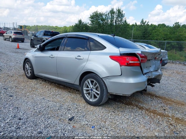 Ford FOCUS SE 2018 1FADP3FE2JL265137 Image 3