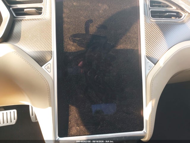 45382158 :رقم المزاد ، 5YJSA1H15EFP50883 vin ، 2014 Tesla Model S P85 مزاد بيع