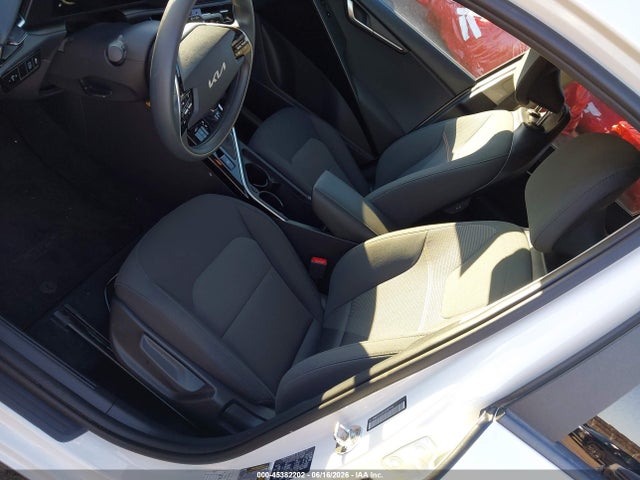 KNDCP3LE6S5287934 KIA NIRO LX