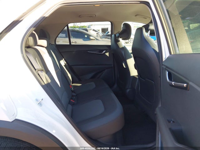 KNDCP3LE6S5287934 KIA NIRO LX