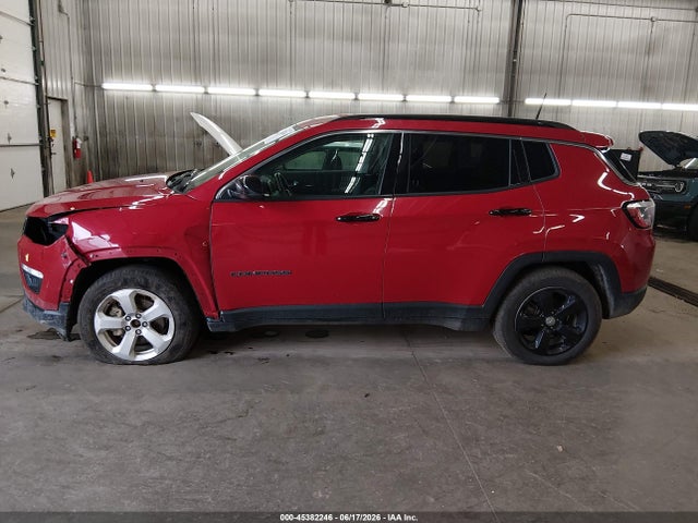 2018 Jeep Compass Latitude 4x4 მანქანა იყიდება აუქციონზე, vin: 3C4NJDBB7JT177013, აუქციონის ნომერი: 45382246