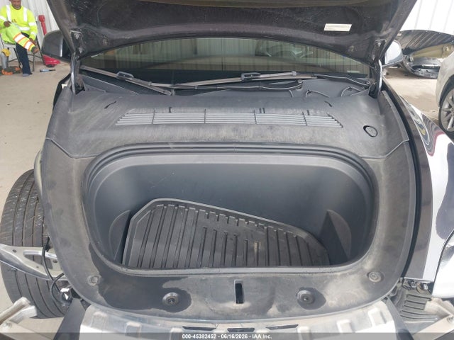 Продажа на аукционе авто 2024 Tesla Model Y Long Range Dual Motor All-wheel Drive, vin: 7SAYGDEE9RA336299, номер лота: 45382452