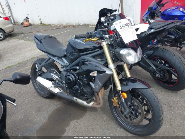 45382465 :رقم المزاد ، SMTL02NE3DT572358 vin ، 2013 Triumph Motorcycle Street Triple مزاد بيع