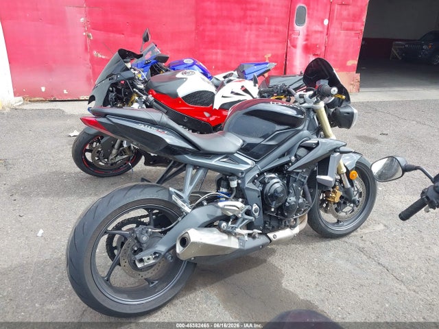 45382465 :رقم المزاد ، SMTL02NE3DT572358 vin ، 2013 Triumph Motorcycle Street Triple مزاد بيع