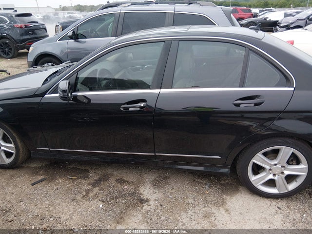 45382468 :رقم المزاد ، WDDGF8BB4BR177049 vin ، 2011 Mercedes-benz C 300 Luxury 4matic/sport 4matic مزاد بيع