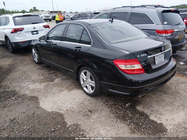 45382468 :رقم المزاد ، WDDGF8BB4BR177049 vin ، 2011 Mercedes-benz C 300 Luxury 4matic/sport 4matic مزاد بيع