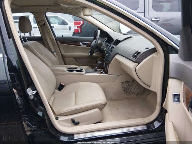 45382468 :رقم المزاد ، WDDGF8BB4BR177049 vin ، 2011 Mercedes-benz C 300 Luxury 4matic/sport 4matic مزاد بيع