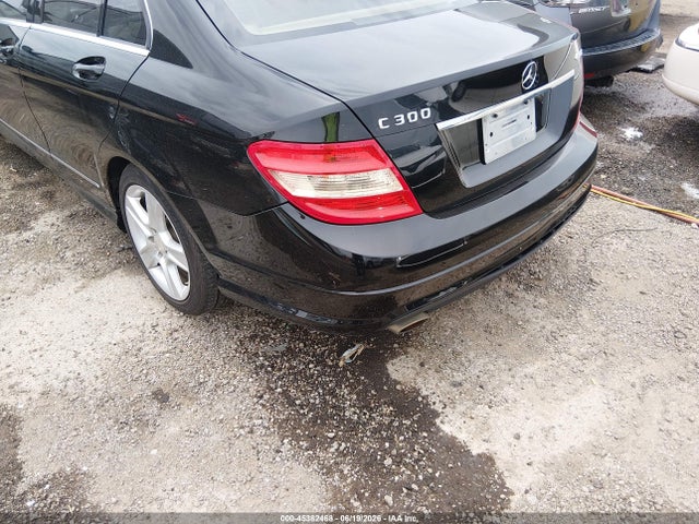 45382468 :رقم المزاد ، WDDGF8BB4BR177049 vin ، 2011 Mercedes-benz C 300 Luxury 4matic/sport 4matic مزاد بيع