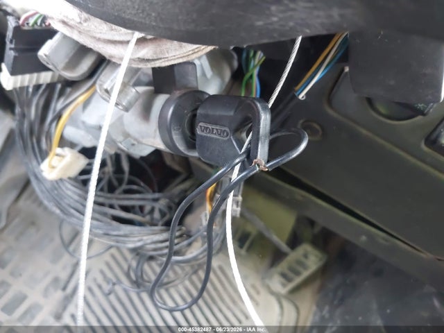 1999 Volvo Vn მანქანა იყიდება აუქციონზე, vin: 4VG7DDJH2XN775760, აუქციონის ნომერი: 45382487