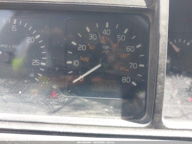 1999 Volvo Vn მანქანა იყიდება აუქციონზე, vin: 4VG7DDJH2XN775760, აუქციონის ნომერი: 45382487
