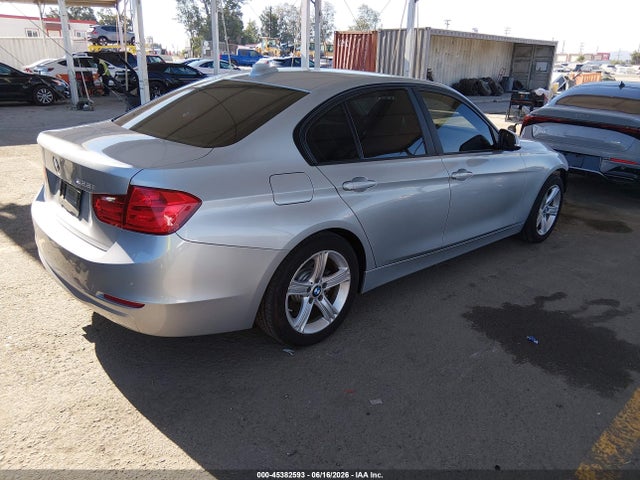 BMW 328I 2015 WBA3A5C56FF609644 Image 4