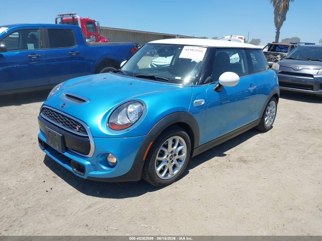 45382599 :رقم المزاد ، WMWXP7C56J2A46917 vin ، 2018 Mini Hardtop Cooper S مزاد بيع