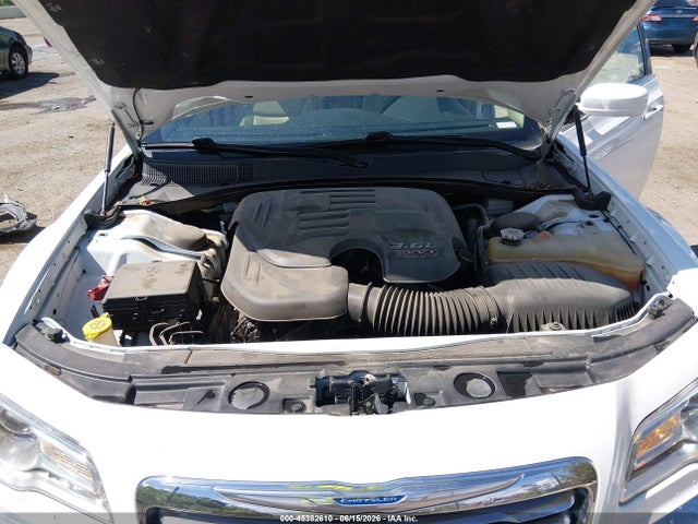 Chrysler 300 2014 2C3CCAAG1EH378972 Image 10