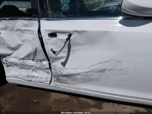 Chrysler 300 2014 2C3CCAAG1EH378972 Image 6