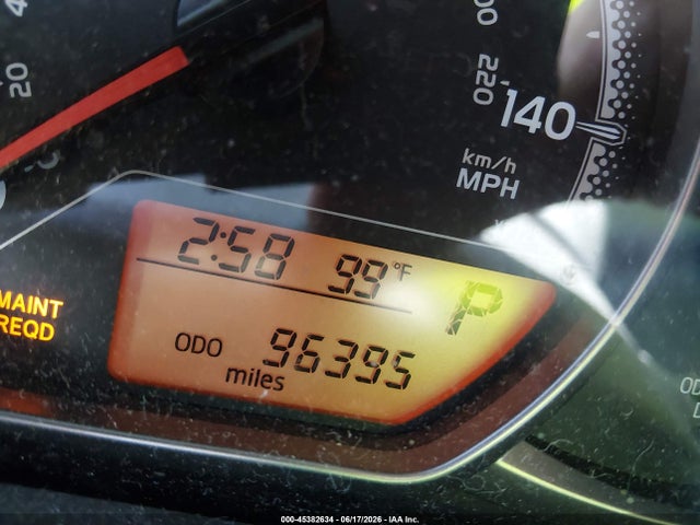 VNKKTUD38HA082987 Toyota YARIS LE
