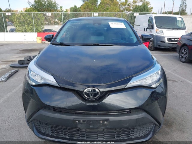 JTNKHMBX5M1117409 Toyota C-HR LE