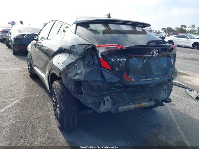JTNKHMBX5M1117409 Toyota C-HR LE