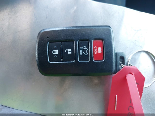 Toyota Rav4 Xle 2018 2T3WFREV0JW439052 Image 11