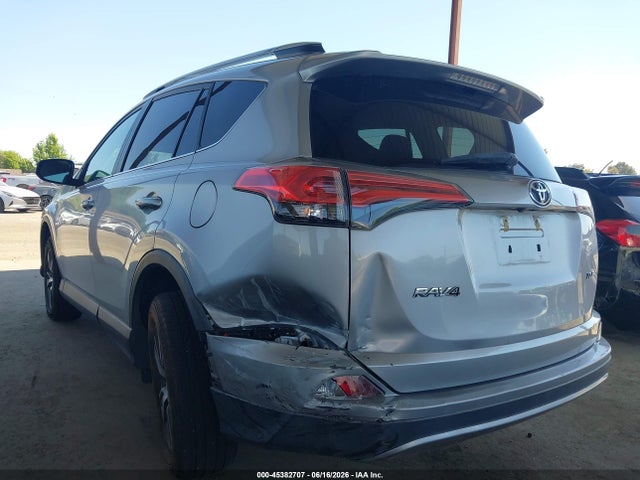 Toyota Rav4 Xle 2018 2T3WFREV0JW439052 Image 3