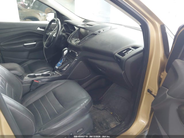 45382710 :رقم المزاد ، 1FMCU0J95FUA26928 vin ، 2015 Ford Escape Titanium مزاد بيع