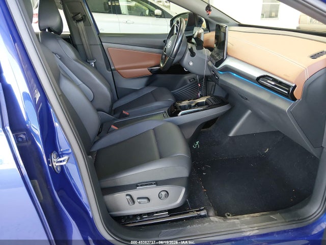 WVGTMPE2XMP047081 Volkswagen ID.4 PRO S