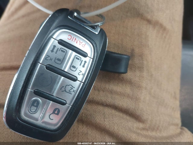 Продаж на аукціоні авто 2020 Chrysler Pacifica 35th Anniversary Touring L, vin: 2C4RC1BG4LR141324, номер лоту: 45382747