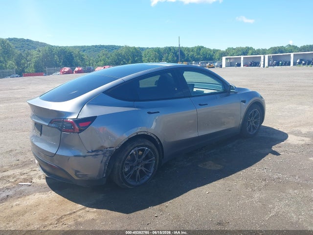 2025 Tesla Model Y Long Range Dual Motor All-wheel Drive მანქანა იყიდება აუქციონზე, vin: 7SAYGDEE1SF293649, აუქციონის ნომერი: 45382765