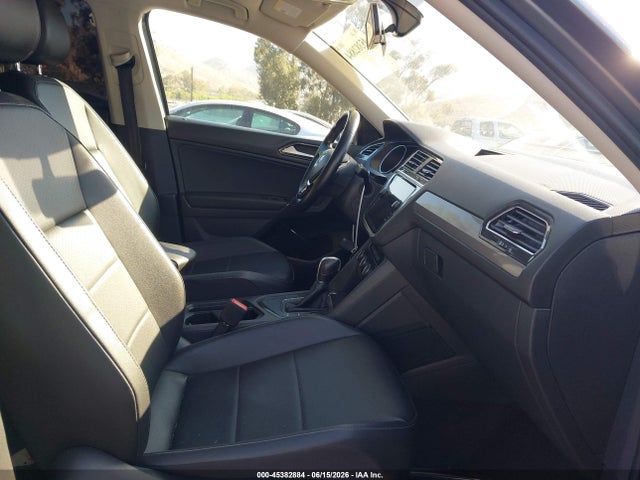 3VV3B7AXXJM174783 Volkswagen Tiguan 2.0t Se/2.0t Sel