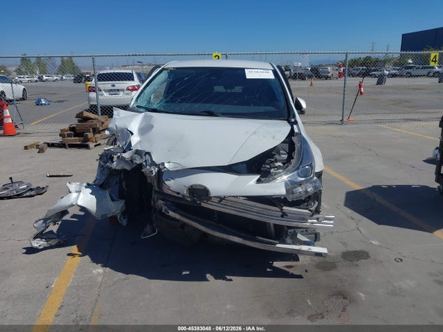 JTDKAMFU9N3163579 Toyota Prius L