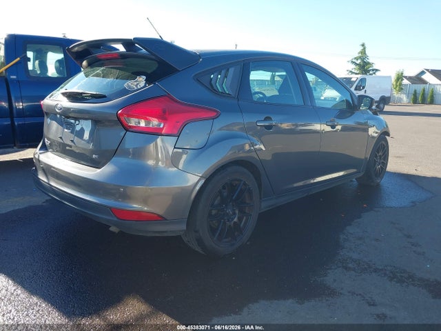 Ford FOCUS SE 2018 1FADP3K22JL315269 Image 4