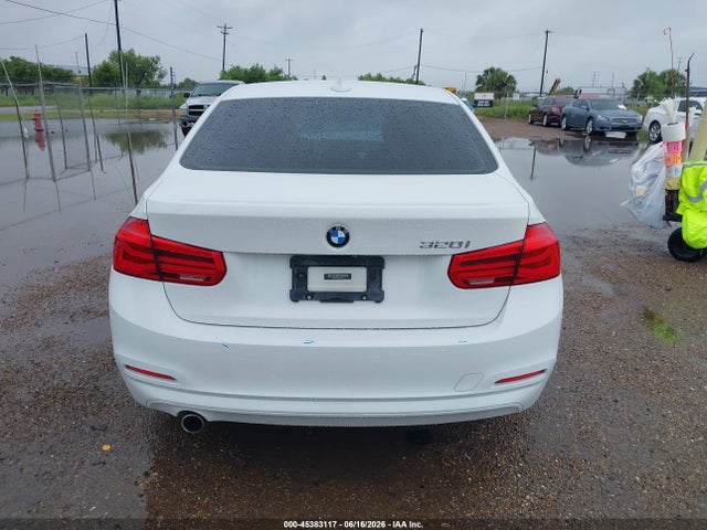 2018 Bmw 320i მანქანა იყიდება აუქციონზე, vin: WBA8A9C54JAH14494, აუქციონის ნომერი: 45383117