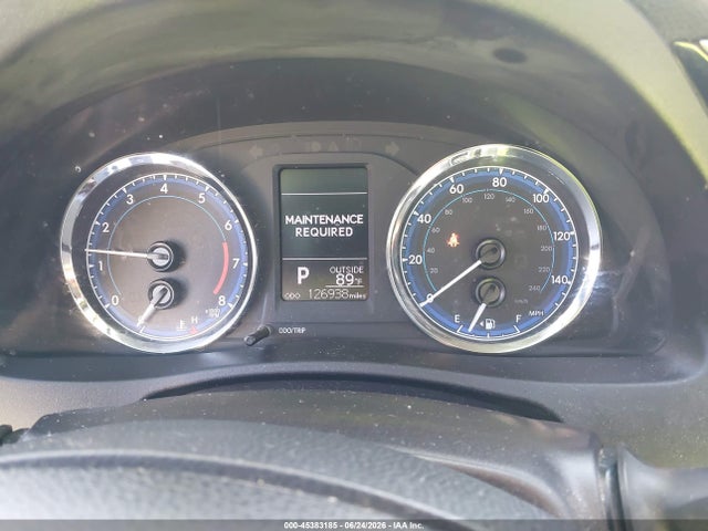 2T1BURHE4JC124233 Toyota COROLLA LE