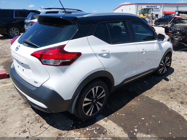 Nissan KICKS SR 2018 3N1CP5CUXJL543108 Image 4