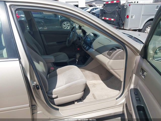 2005 Toyota Camry Le მანქანა იყიდება აუქციონზე, vin: 4T1BE32K65U036118, აუქციონის ნომერი: 45383224