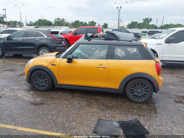Продаж на аукціоні авто 2014 Mini Hardtop Cooper, vin: WMWXM5C57ET935364, номер лоту: 45383263