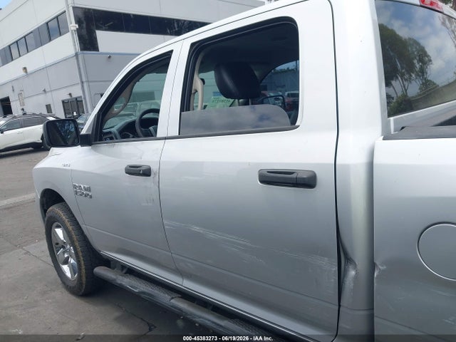45383273 :رقم المزاد ، 1C6RR7KG9HS831598 vin ، 2017 Ram 1500 Express  4x4 5'7 Box مزاد بيع