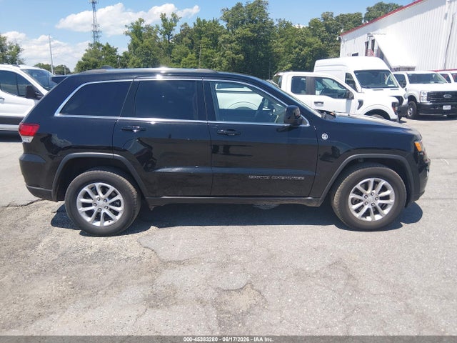 1C4RJFAG2MC793647 Jeep Grand Cherokee Laredo E 4x4