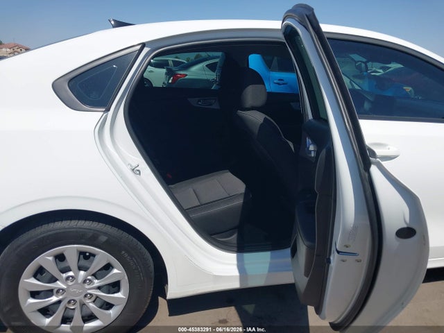 KIA FORTE LX 2024 3KPF24AD8RE699461 Image 8